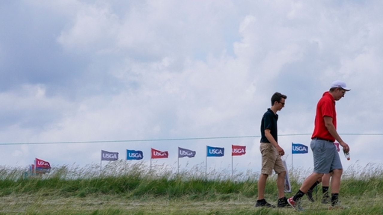 Rickie Fowler leads US Open on day of highs and lows